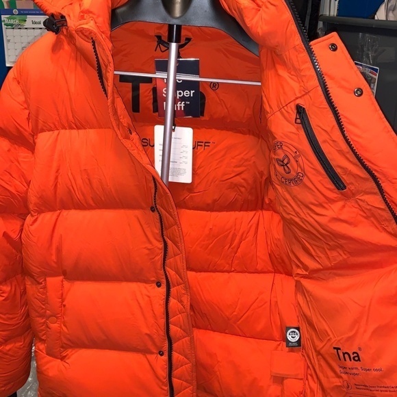 Aritzia Tna Mr. Super Puff - Picture 4 of 8